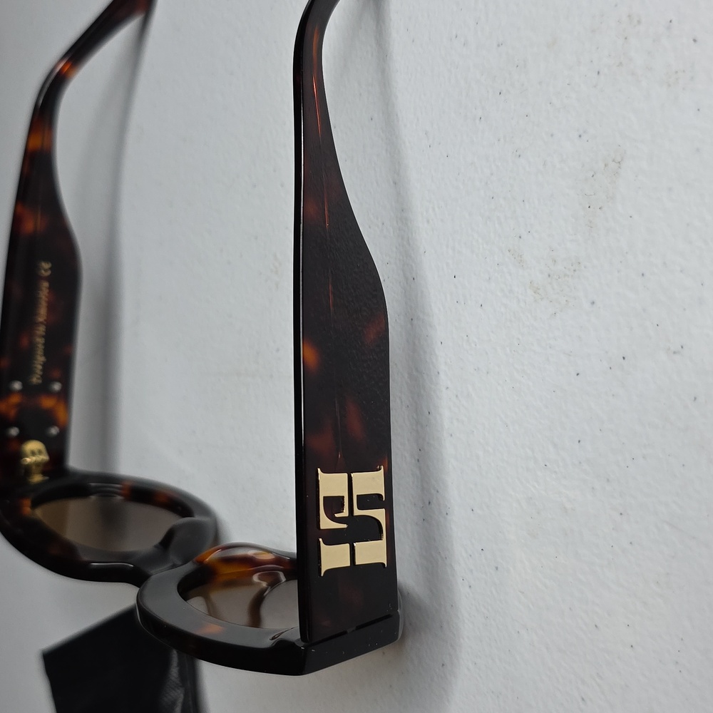 Shell Sunglasses - Picture 3 of 8